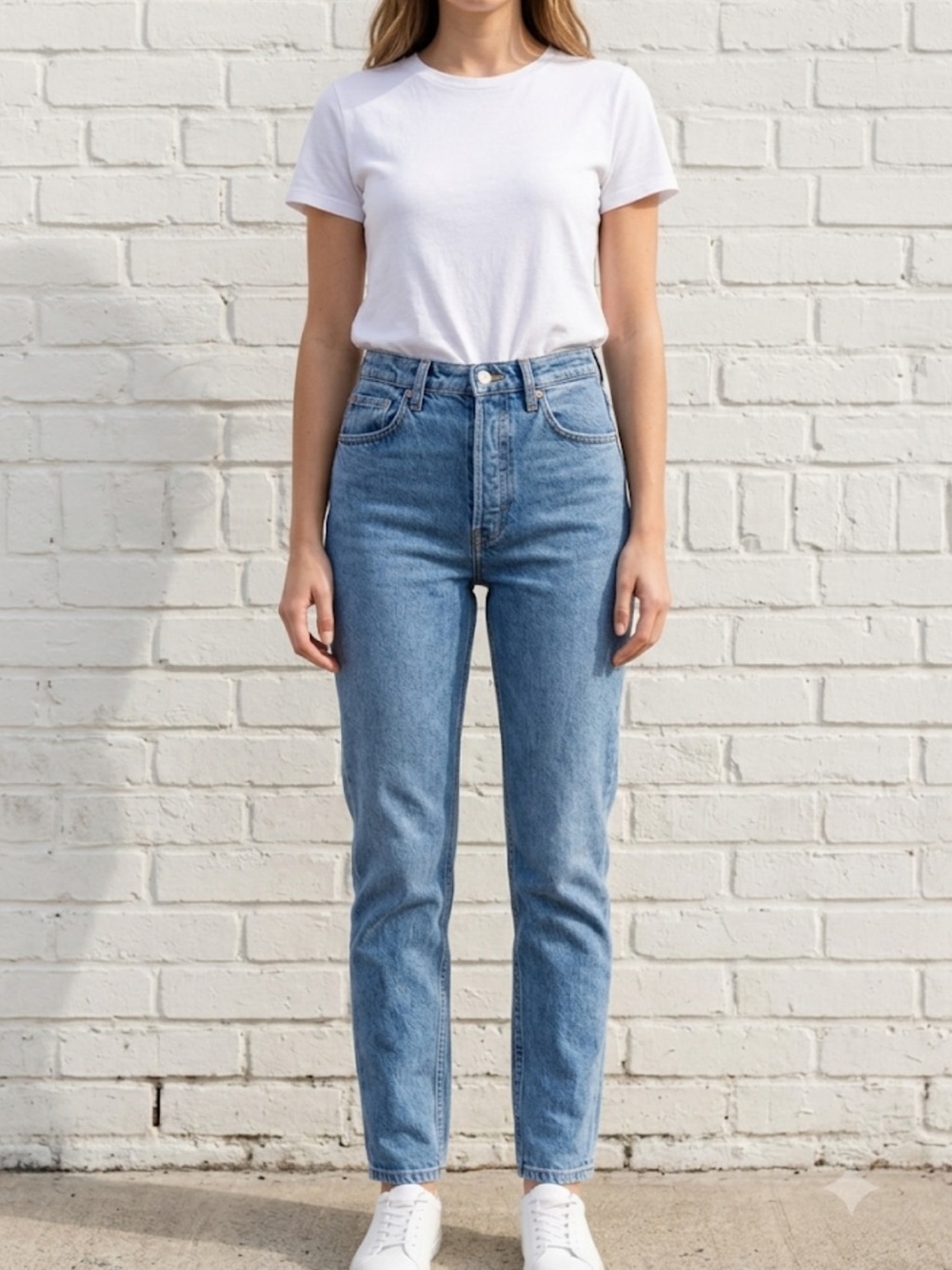 Zara High‑Rise Slim‑Fit Jeans – Size 8 | Light‑Wash Denim | Minimalist